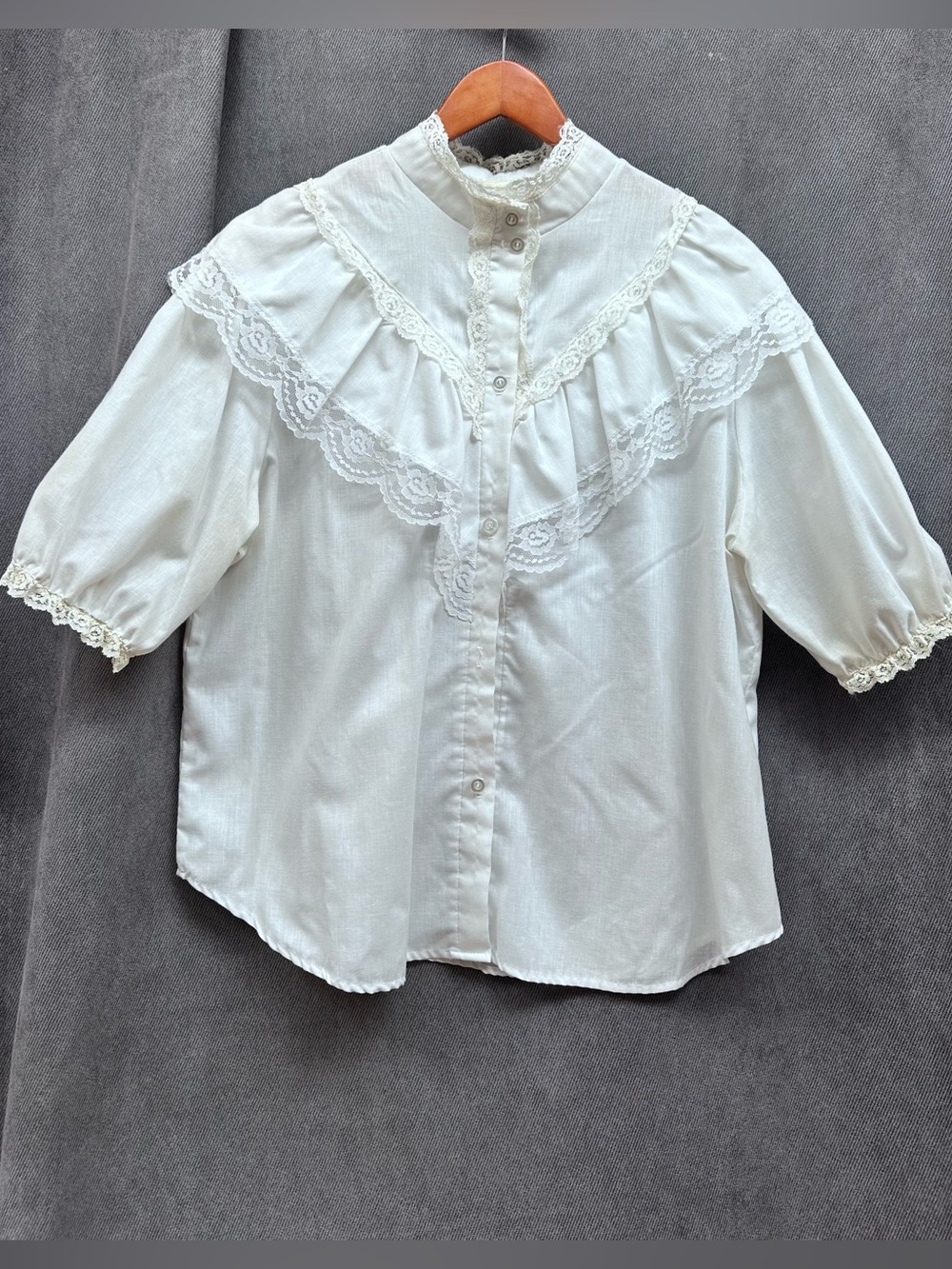 Vintage lace ruffle blouse women’s large